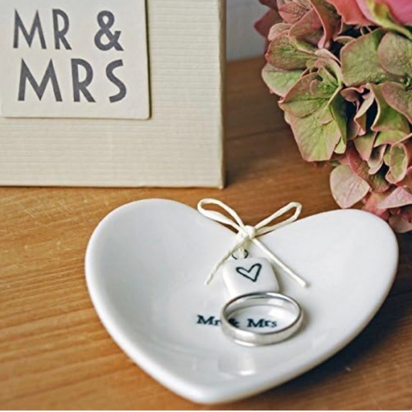 NWT Mr & Mrs Heart Shaped Porcelain Ring Dish - Picture 6 of 7